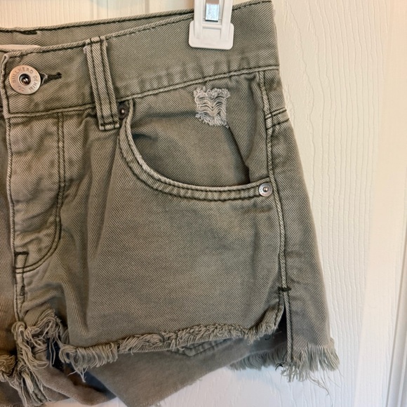 Olive green distressed denim shorts - Picture 3 of 7